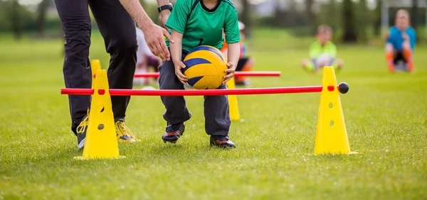 媒体人：上海队外援哈维已抵达上海，下场对阵新疆预计能上场
