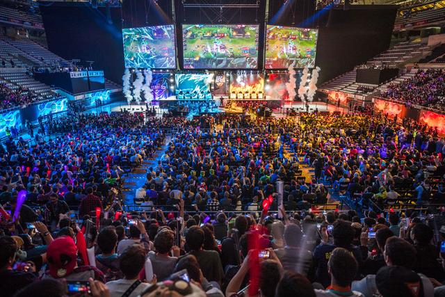 也见证了他 也见证了他